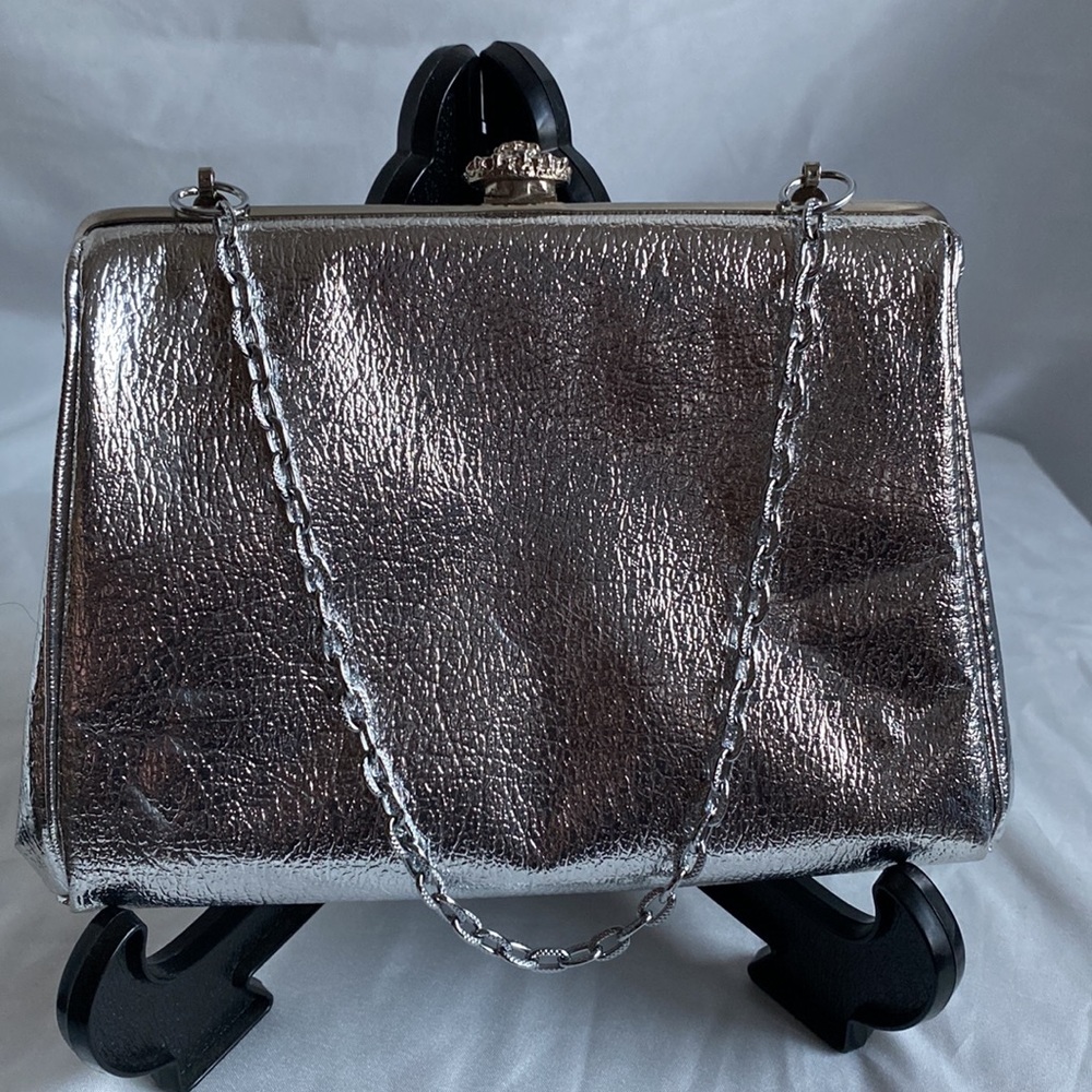 chrome Silver clutch with chain